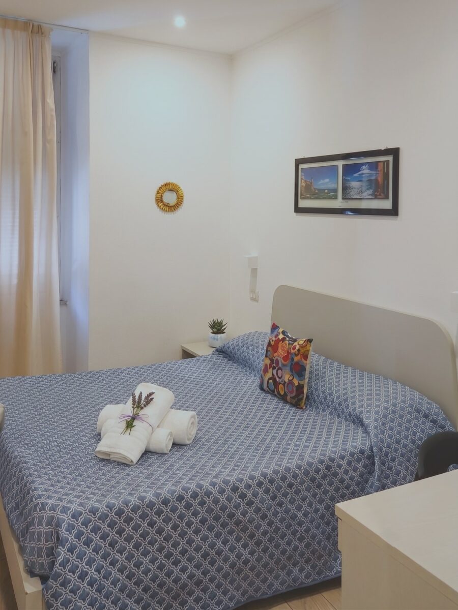 Budget Double Room — Real Rooms La Spezia
